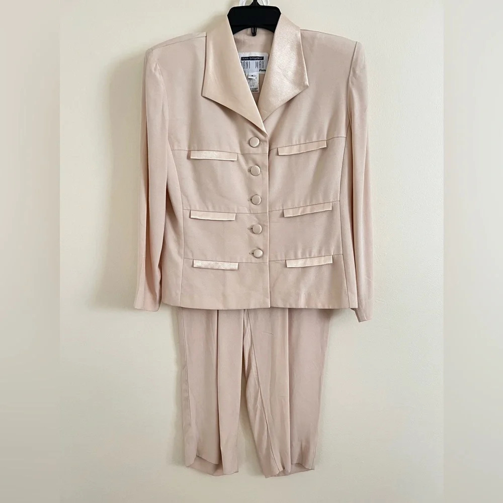 DaniMax Loi Snyder Women Vtg Suits sz 4/P Satin Beige Blazer Pleated Y2K Formal - Picture 4 of 17